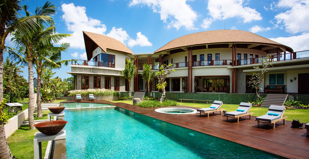 Villa Umah Daun - Pool and villa